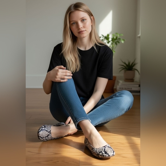 LUCKY BRAND SNAKE PRINT FLATS 10 - Picture 1 of 5